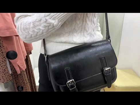 ❤️ Javna masturbacija mlade kurbe FeralBerry z dildom v garderobi ❤️ Porno pri nas ️❤