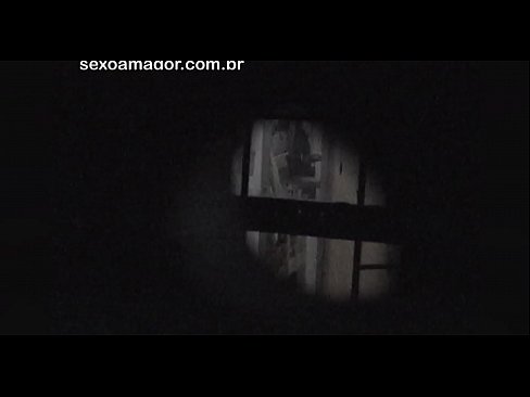 ❤️ Blondinko na skrivaj snema voajer iz soseske, skrit za votlimi opekami ❤️ Porno pri nas ️❤