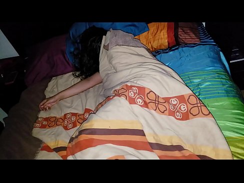 ❤️ Stepson berači svojo mlado mačeho, medtem ko ona spi. ❤️ Porno pri nas ️❤